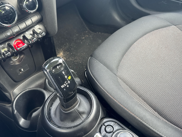 fotoG 12 del MINI MINI Cooper 5 Puertas 100 kW (136 CV) 136cv Gasolina del 2022 en Madrid