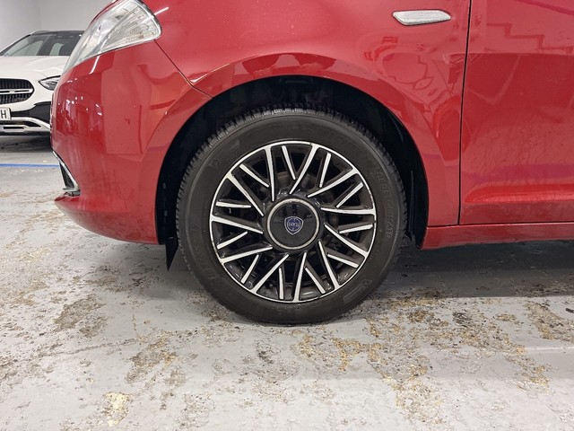 Lancia Ypsilon 1.2 30 º Aniversario Evo II 51 kW (69 CV)