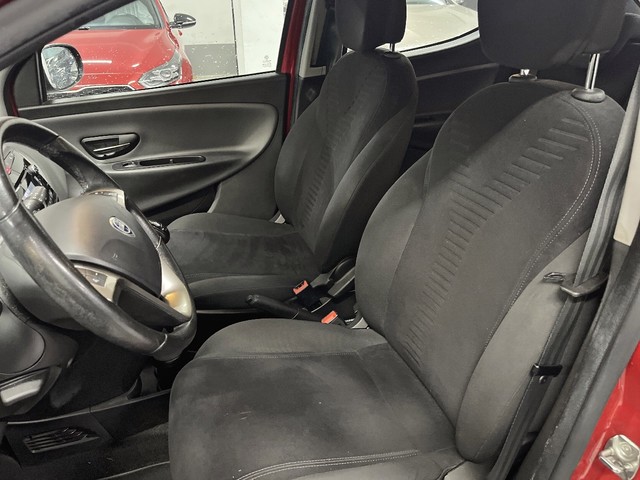 Lancia Ypsilon 1.2 30 º Aniversario Evo II 51 kW (69 CV)