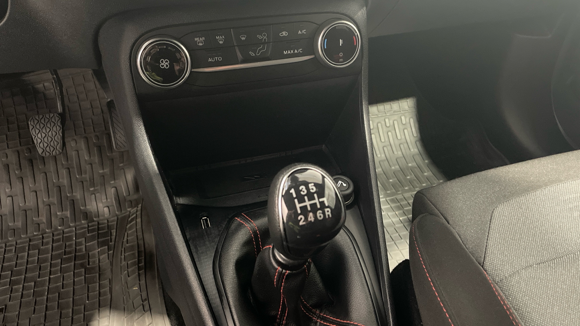 Ford Fiesta 1.0 EcoBoost MHEV en Barcelona