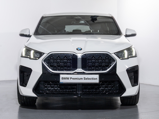 BMW X2 sDrive20i color Blanco. Año 2025. 125KW(170CV). Gasolina. En concesionario Oliva Motor Girona de Girona