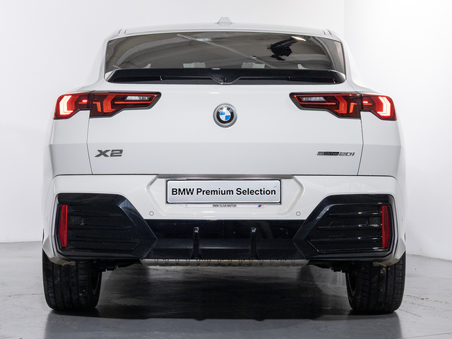 BMW X2 sDrive20i color Blanco. Año 2025. 125KW(170CV). Gasolina. En concesionario Oliva Motor Girona de Girona