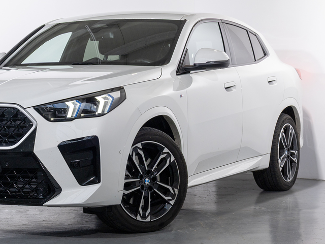 BMW X2 sDrive20i color Blanco. Año 2025. 125KW(170CV). Gasolina. En concesionario Oliva Motor Girona de Girona