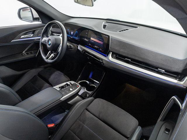 BMW X2 sDrive20i color Blanco. Año 2025. 125KW(170CV). Gasolina. En concesionario Oliva Motor Girona de Girona