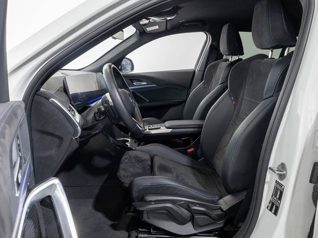 BMW X2 sDrive20i color Blanco. Año 2025. 125KW(170CV). Gasolina. En concesionario Oliva Motor Girona de Girona