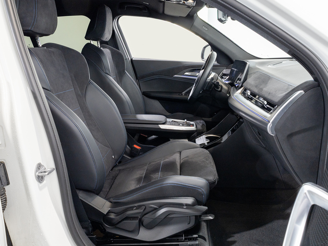 BMW X2 sDrive20i color Blanco. Año 2025. 125KW(170CV). Gasolina. En concesionario Oliva Motor Girona de Girona