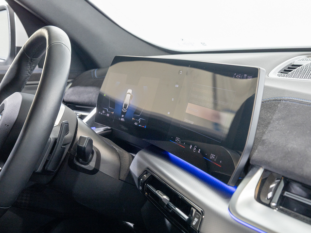 BMW X2 sDrive20i color Blanco. Año 2025. 125KW(170CV). Gasolina. En concesionario Oliva Motor Girona de Girona