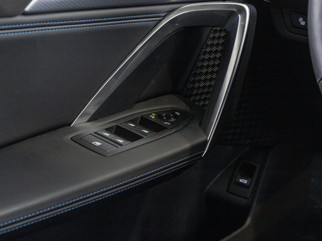 BMW X2 sDrive20i color Blanco. Año 2025. 125KW(170CV). Gasolina. En concesionario Oliva Motor Girona de Girona