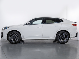 Fotos de BMW X2 sDrive20i color Blanco. Año 2025. 125KW(170CV). Gasolina. En concesionario Oliva Motor Girona de Girona