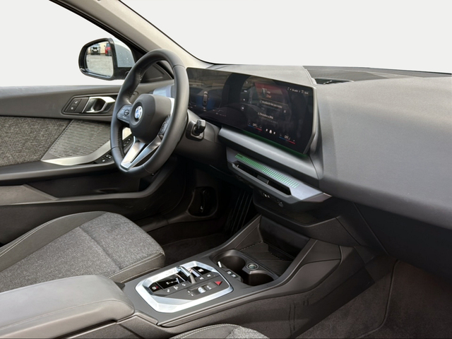 BMW Serie 1 120i color Gris. Año 2025. 125KW(170CV). Gasolina. En concesionario Ilbira Motor | Granada de Granada