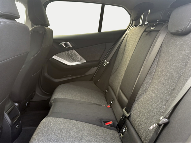 BMW Serie 1 120i color Gris. Año 2025. 125KW(170CV). Gasolina. En concesionario Ilbira Motor | Granada de Granada