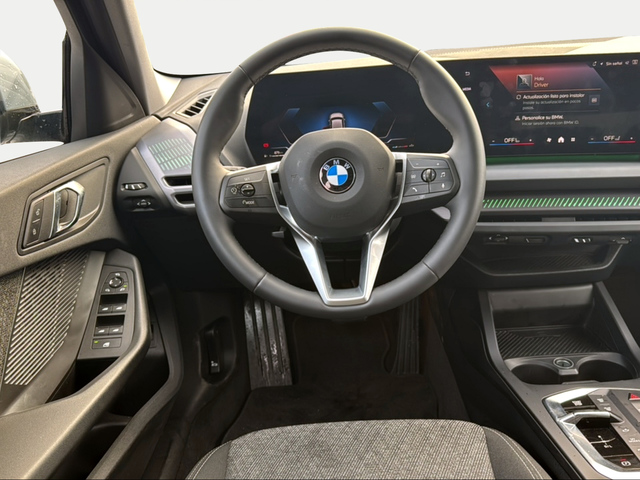 BMW Serie 1 120i color Gris. Año 2025. 125KW(170CV). Gasolina. En concesionario Ilbira Motor | Granada de Granada