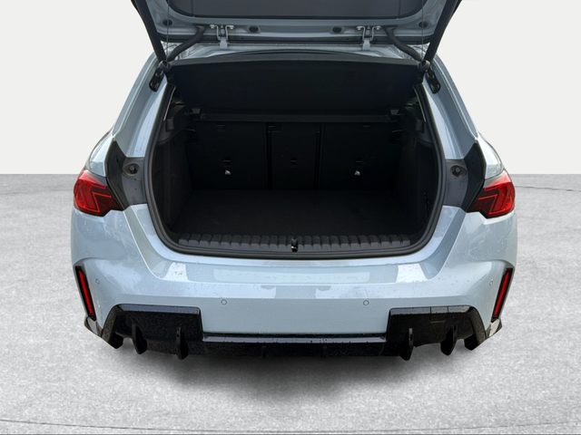 BMW Serie 1 120i color Gris. Año 2025. 125KW(170CV). Gasolina. En concesionario Ilbira Motor | Granada de Granada