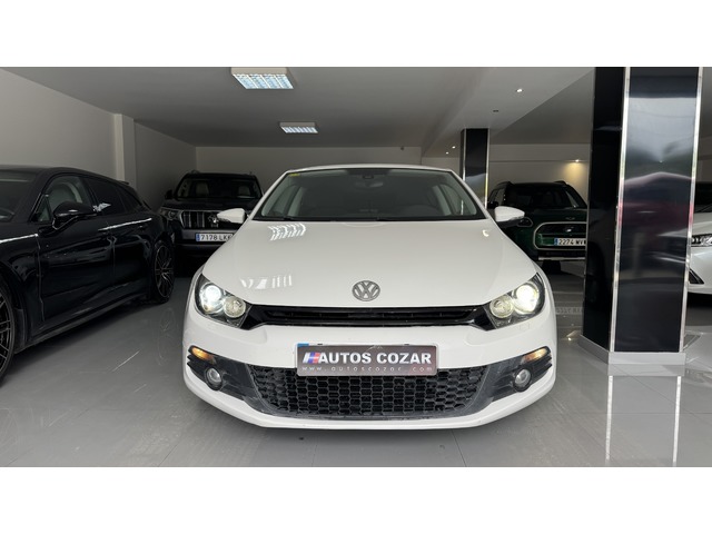 Volkswagen Scirocco 2.0 TDI DPF DSG 103 kW (140 CV)