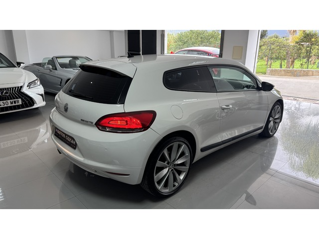 Volkswagen Scirocco 2.0 TDI DPF DSG 103 kW (140 CV)