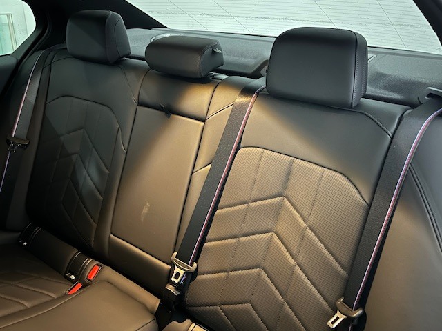 BMW Serie 5 540d color Negro. Año 2025. 223KW(303CV). Diésel. En concesionario Amiocar S.A. de Coruña