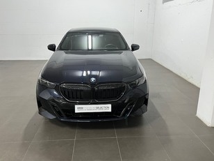 Fotos de BMW Serie 5 540d color Negro. Año 2025. 223KW(303CV). Diésel. En concesionario Amiocar S.A. de Coruña