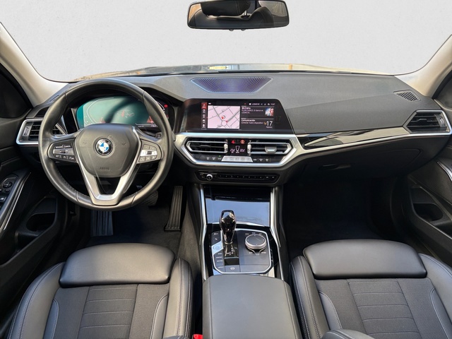 BMW Serie 3 320d color Gris. Año 2021. 140KW(190CV). Diésel. En concesionario Pruna Motor, S.L de Barcelona