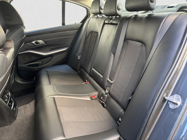 BMW Serie 3 320d color Gris. Año 2021. 140KW(190CV). Diésel. En concesionario Pruna Motor, S.L de Barcelona