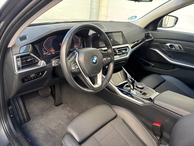 BMW Serie 3 320d color Gris. Año 2021. 140KW(190CV). Diésel. En concesionario Pruna Motor, S.L de Barcelona