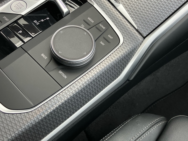 BMW Serie 3 318d Touring color Negro. Año 2025. 110KW(150CV). Diésel. En concesionario Bernesga Motor León (Bmw y Mini) de León