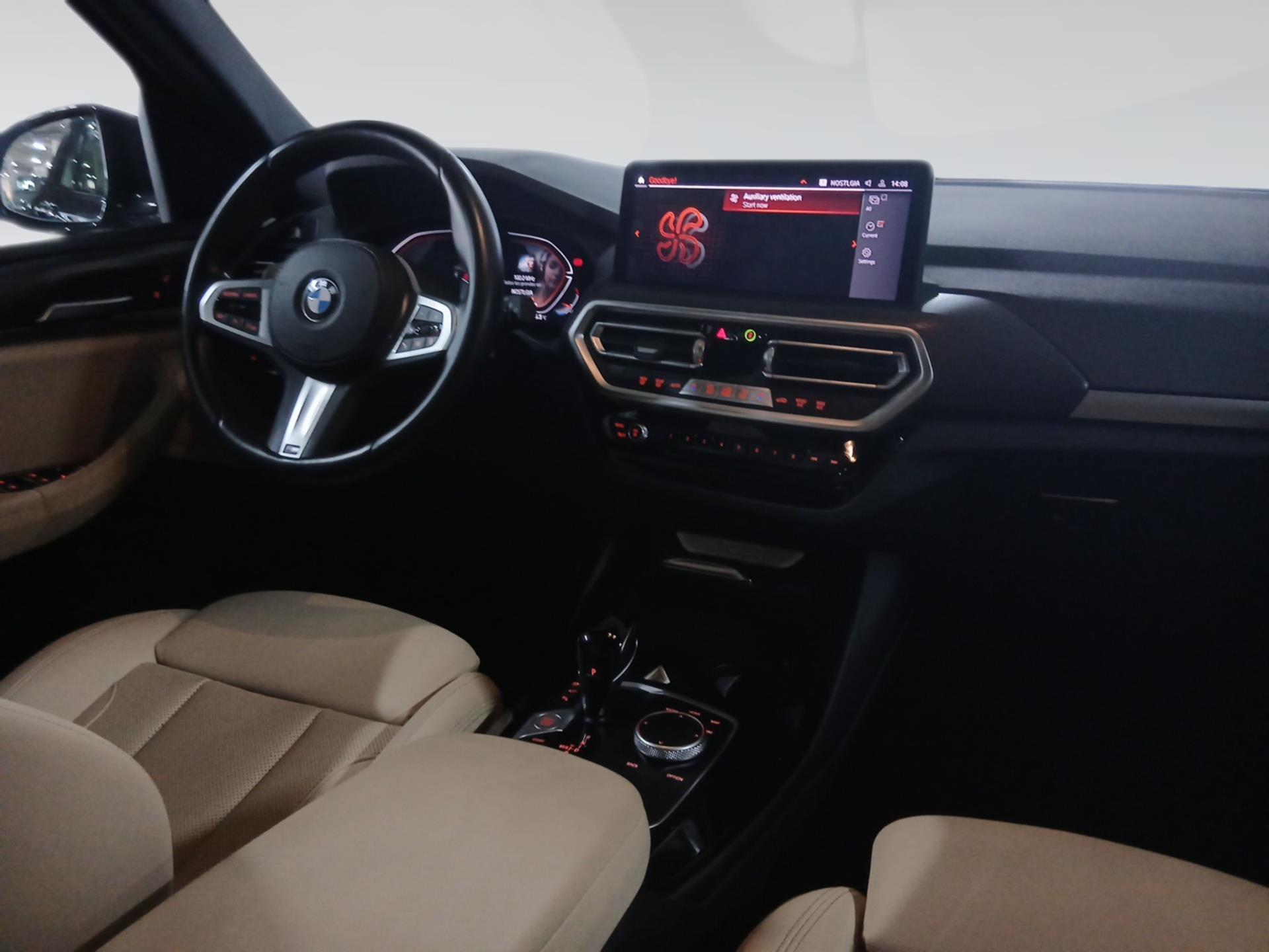 BMW X3 xDrive20d color Negro. Año 2024. 140KW(190CV). Diésel. En concesionario Automotor Premium Velázquez - Málaga de Málaga