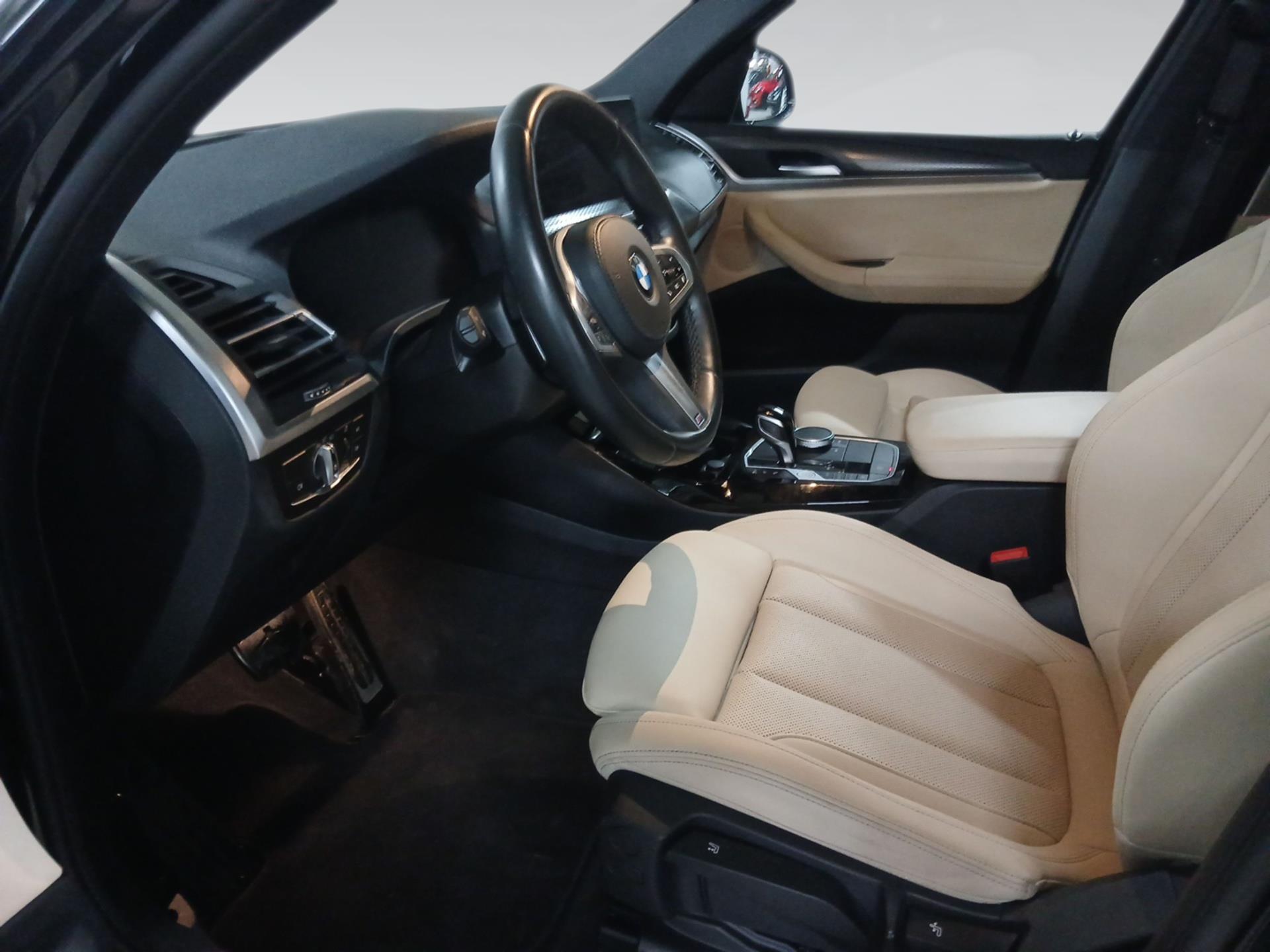 BMW X3 xDrive20d color Negro. Año 2024. 140KW(190CV). Diésel. En concesionario Automotor Premium Velázquez - Málaga de Málaga