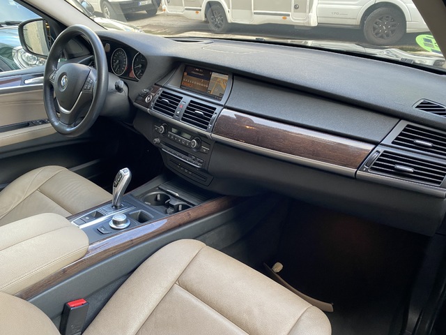 BMW X5 4.8i 261 kW (355 CV)