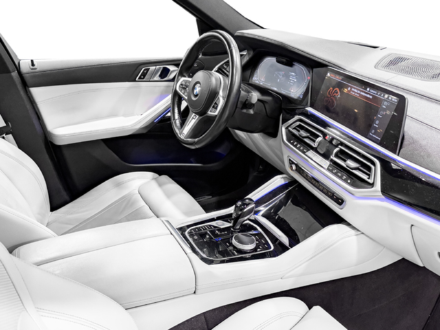 BMW X6 xDrive30d color Gris. Año 2022. 210KW(286CV). Diésel. En concesionario Caetano Cuzco, Alcalá de Madrid