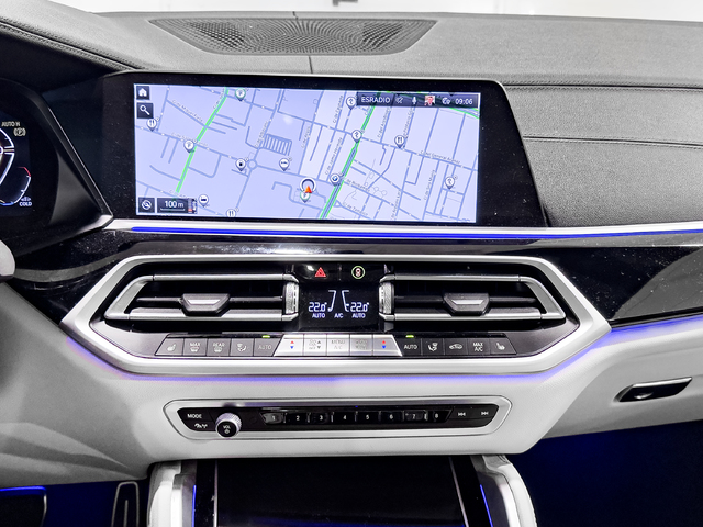 BMW X6 xDrive30d color Gris. Año 2022. 210KW(286CV). Diésel. En concesionario Caetano Cuzco, Alcalá de Madrid