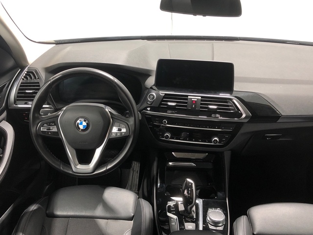 BMW X3 xDrive20d color Gris Plata. Año 2020. 140KW(190CV). Diésel. En concesionario Auto Premier, S.A. - MADRID de Madrid