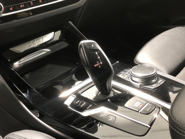 BMW X3 xDrive20d color Gris Plata. Año 2020. 140KW(190CV). Diésel. En concesionario Auto Premier, S.A. - MADRID de Madrid