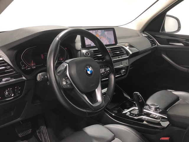 BMW X3 xDrive20d color Gris Plata. Año 2020. 140KW(190CV). Diésel. En concesionario Auto Premier, S.A. - MADRID de Madrid