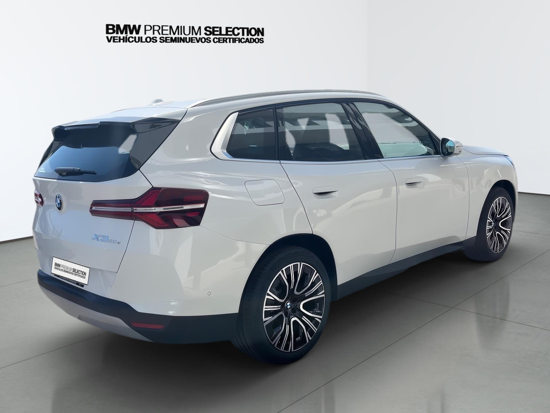 BMW X3 xDrive30e color Blanco. Año 2025. 220KW(299CV). Híbrido Electro/Gasolina. En concesionario Automotor Premium Viso - Málaga de Málaga