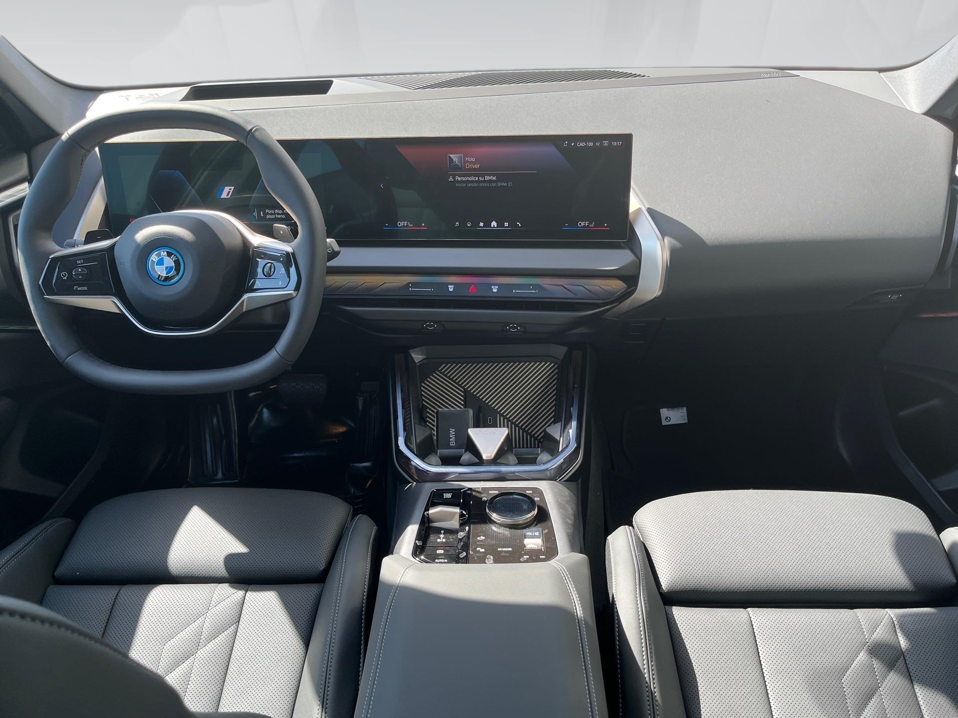 BMW X3 xDrive30e color Blanco. Año 2025. 220KW(299CV). Híbrido Electro/Gasolina. En concesionario Automotor Premium Viso - Málaga de Málaga