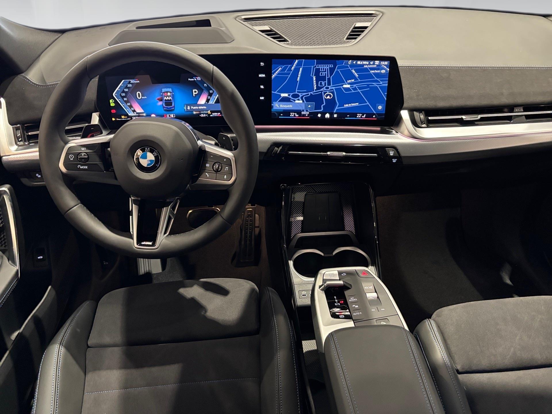 BMW X2 sDrive20d color Azul. Año 2025. 120KW(163CV). Diésel. En concesionario Automotor Costa, S.L.U. de Almería