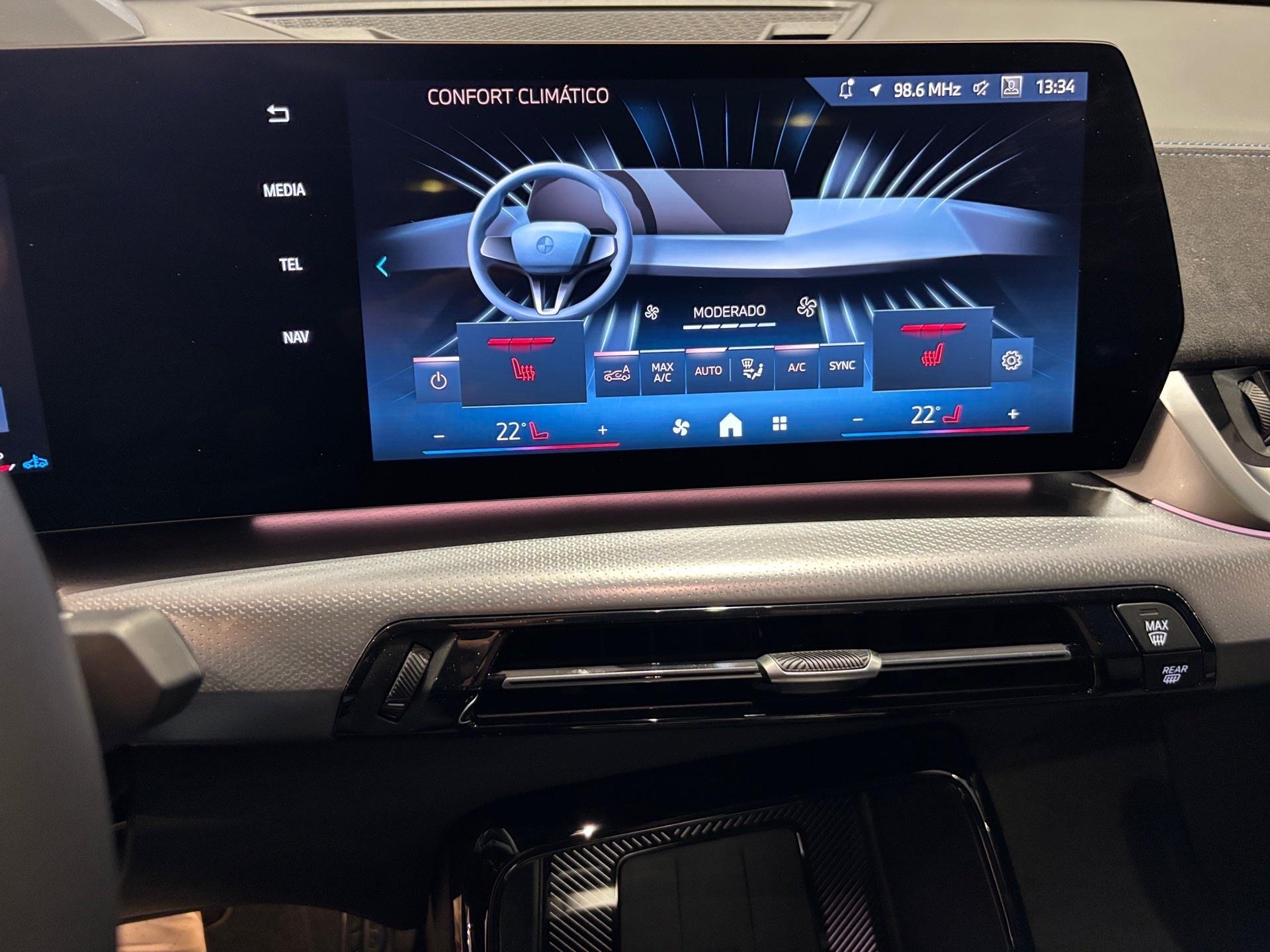 BMW X2 sDrive20d color Azul. Año 2025. 120KW(163CV). Diésel. En concesionario Automotor Costa, S.L.U. de Almería