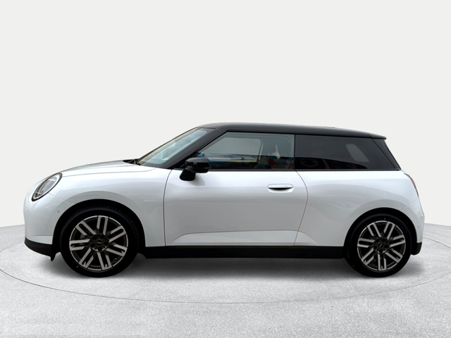 fotoG 2 del MINI MINI Cooper E 135 kW (184 CV) 184cv Eléctrico del 2025 en Granada