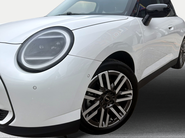 fotoG 5 del MINI MINI Cooper E 135 kW (184 CV) 184cv Eléctrico del 2025 en Granada