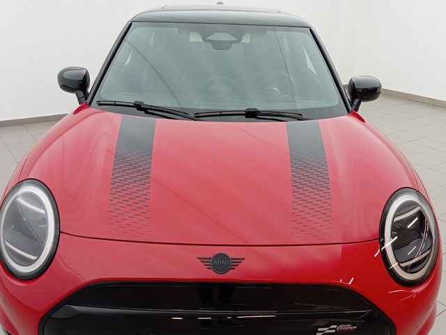 fotoG 13 del MINI MINI Cooper E 135 kW (184 CV) 184cv Eléctrico del 2025 en Zaragoza