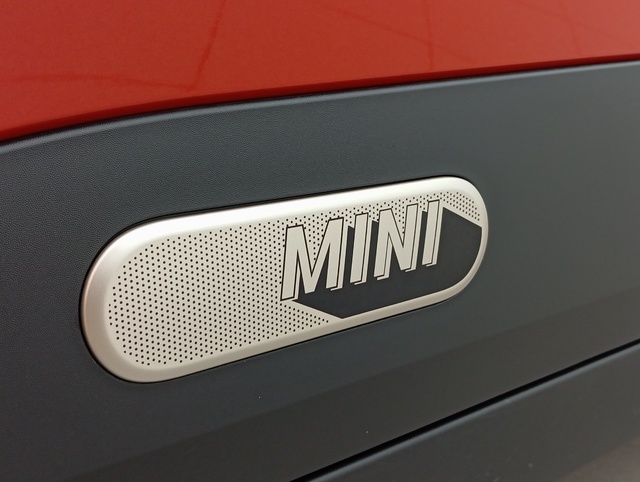 fotoG 24 del MINI MINI Aceman E 135 kW (184 CV) 184cv Eléctrico del 2025 en Zaragoza