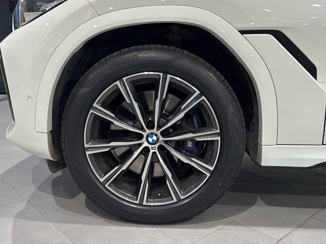 BMW X6 xDrive40d color Blanco. Año 2021. 250KW(340CV). Diésel. En concesionario Burgocar (Bmw y Mini) de Burgos