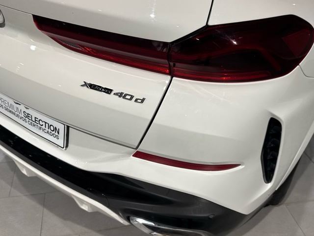 BMW X6 xDrive40d color Blanco. Año 2021. 250KW(340CV). Diésel. En concesionario Burgocar (Bmw y Mini) de Burgos
