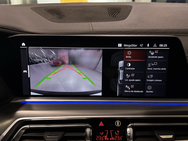 BMW X6 xDrive40d color Blanco. Año 2021. 250KW(340CV). Diésel. En concesionario Burgocar (Bmw y Mini) de Burgos