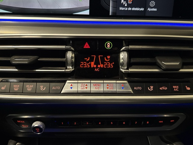 BMW X6 xDrive40d color Blanco. Año 2021. 250KW(340CV). Diésel. En concesionario Burgocar (Bmw y Mini) de Burgos