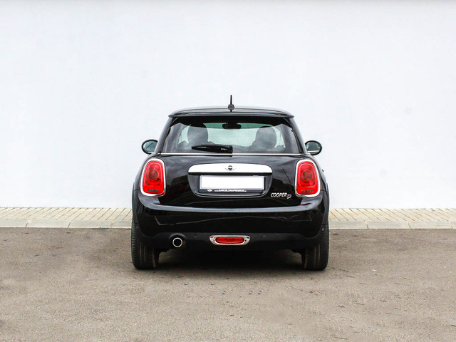 fotoG 4 del MINI MINI Cooper D 85 kW (116 CV) 116cv Diésel del 2018 en Barcelona