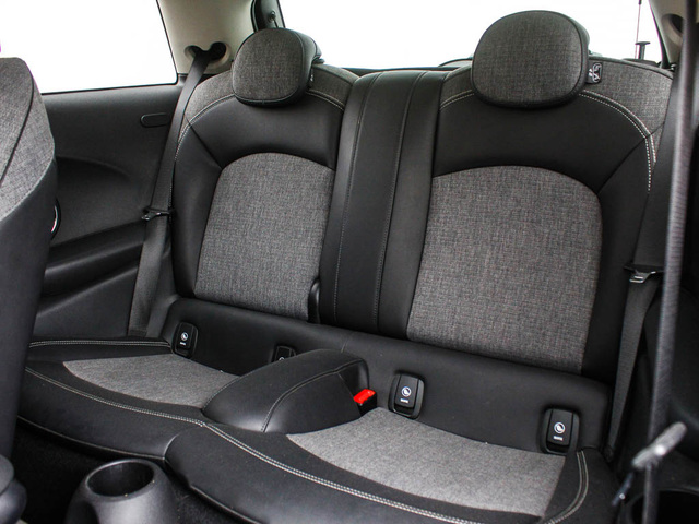 fotoG 8 del MINI MINI Cooper D 85 kW (116 CV) 116cv Diésel del 2018 en Barcelona