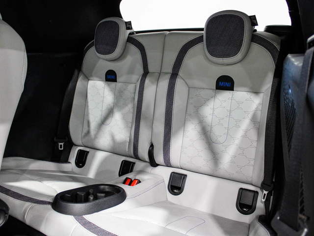 fotoG 8 del MINI MINI Cooper Cabrio C 120 kW (163 CV) 163cv Gasolina del 2025 en Barcelona