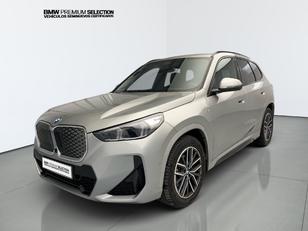 Fotos de BMW iX1 eDrive20 color Gris Plata. Año 2025. 150KW(204CV). Eléctrico. En concesionario Automotor Premium Velázquez - Málaga de Málaga
