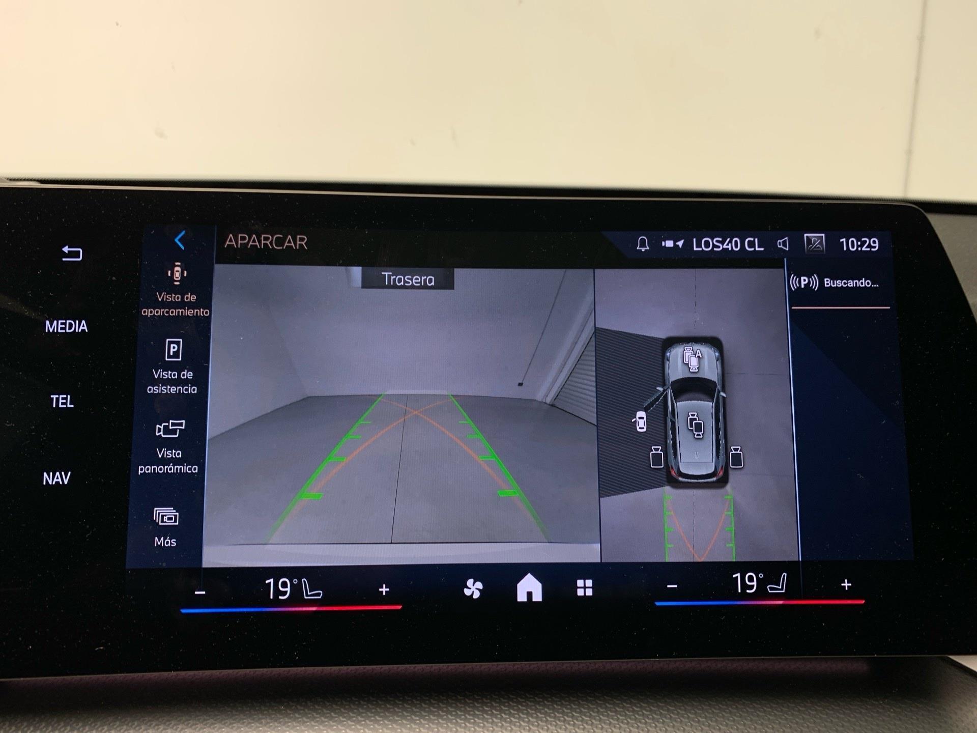 BMW iX1 eDrive20 color Blanco. Año 2025. 150KW(204CV). Eléctrico. En concesionario Automotor Premium Velázquez - Málaga de Málaga